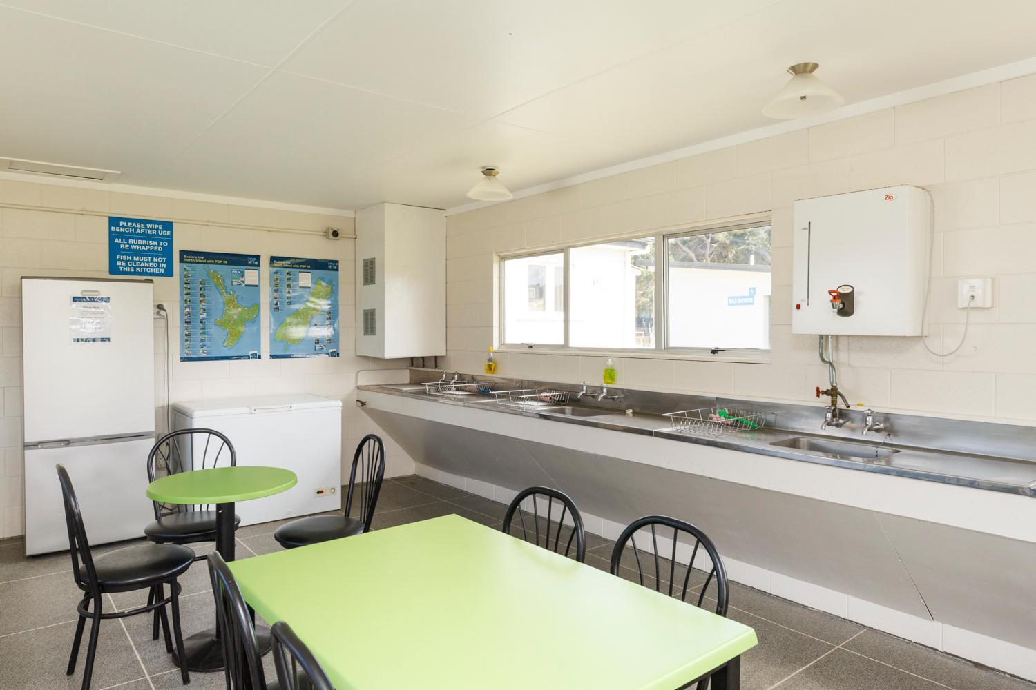 Foxton Beach Holiday Park Exterior photo
