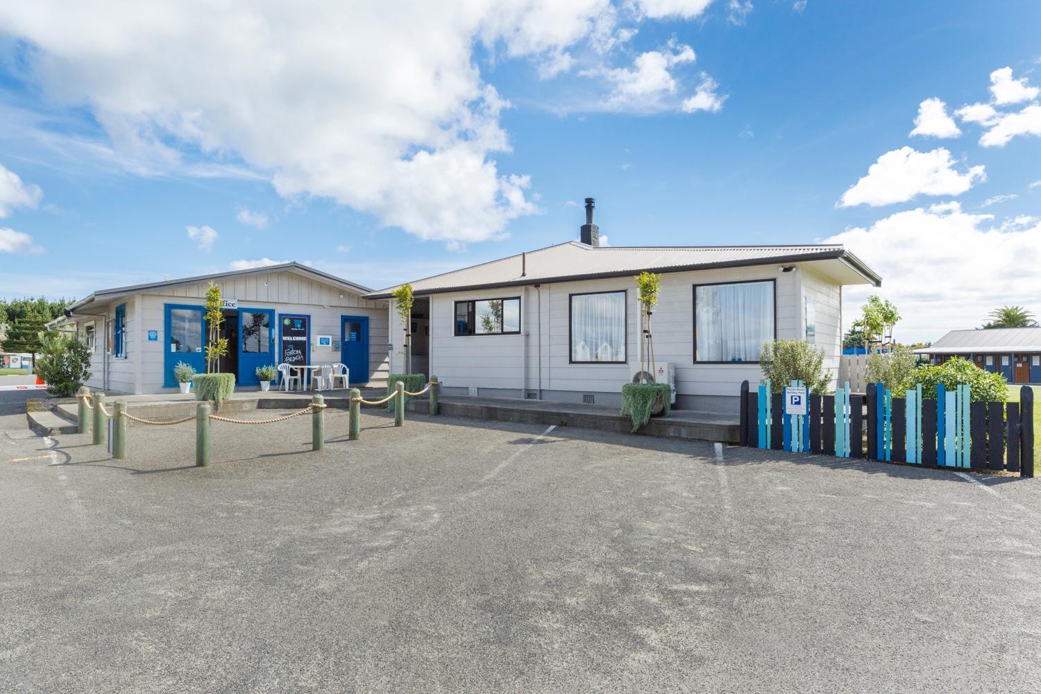 Foxton Beach Holiday Park Exterior photo